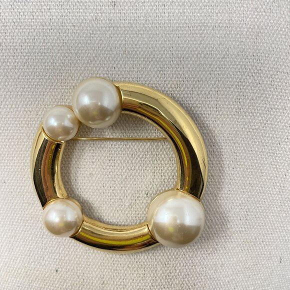 Andre Courreges Paris Gilt Metal and Faux Pearl Modernist Pin Brooch Marked - Picture 4 of 15